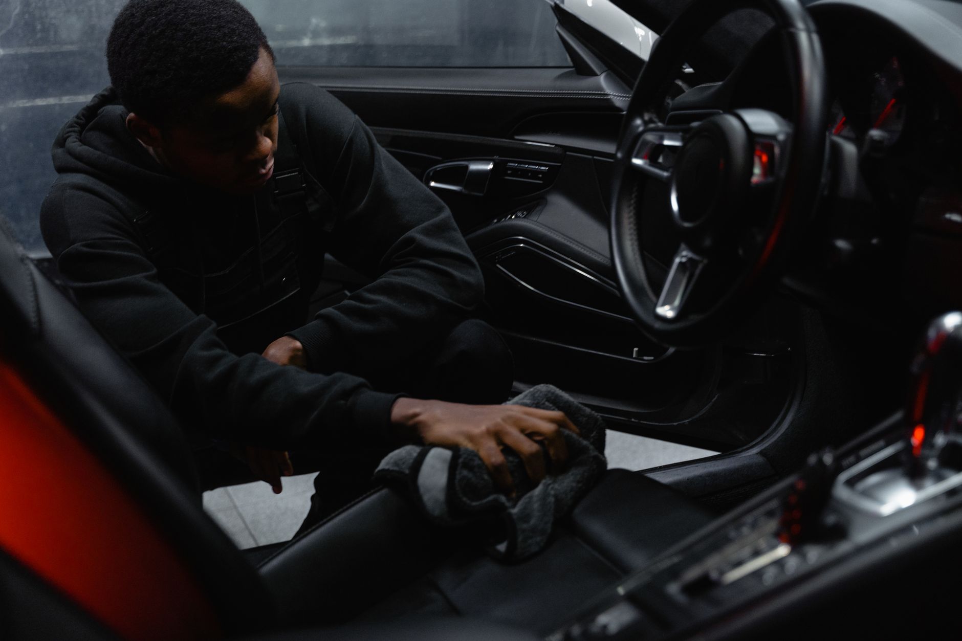 Nettoyer l’intérieur de sa voiture : la méthode complète